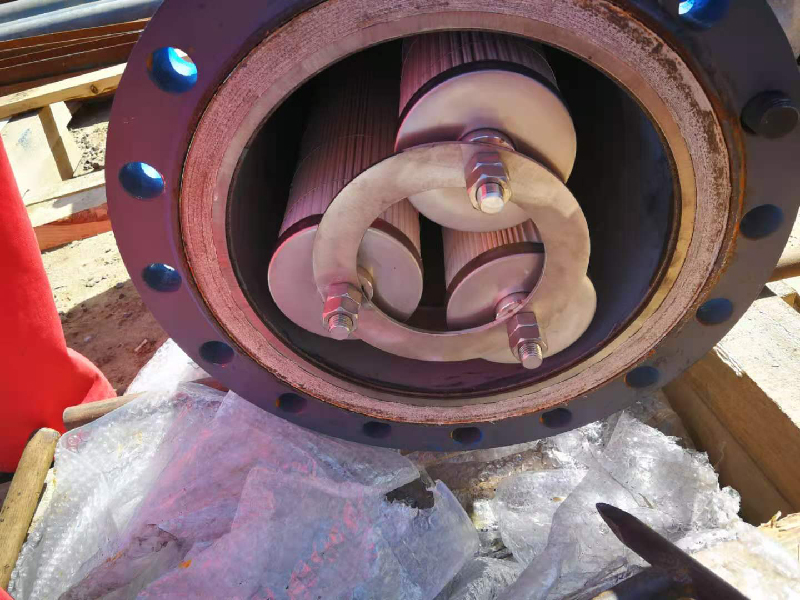 凈化廠聚潔濾芯更換現(xiàn)場(chǎng)